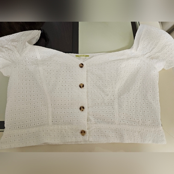 SOLD.Gianni Bini Eyelet Paloma Crop Off The Shoulder Top. Size XL. - Picture 6 of 10